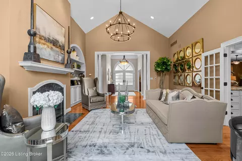 Living - 3616 Eagles Trce, Floyds Knobs, IN 47119 photo 2 of 4
