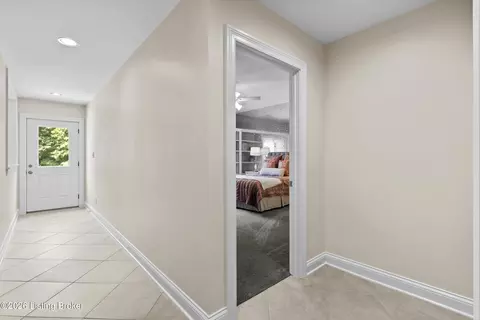 Entry Way - 3616 Eagles Trce, Floyds Knobs, IN 47119 photo 15 of 20