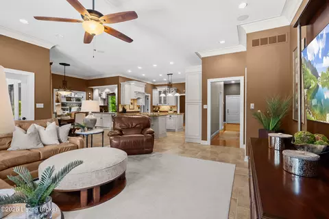 Living - 3616 Eagles Trce, Floyds Knobs, IN 47119 photo 3 of 4
