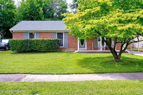 9814 Turnpike View Dr, Louisville, KY 40229