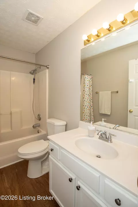 Bath - 4909 Middlesex Dr, Louisville, KY 40245 photo 3 of 3