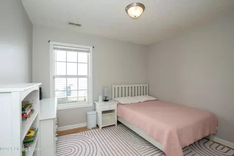 Bedroom - 4909 Middlesex Dr, Louisville, KY 40245 photo 6 of 8