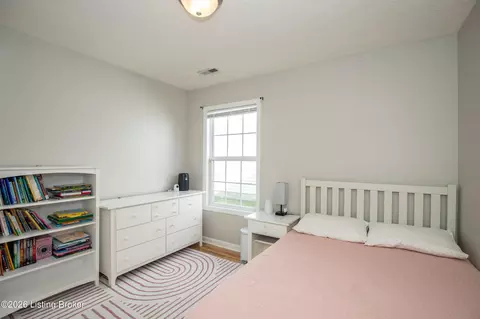 Bedroom - 4909 Middlesex Dr, Louisville, KY 40245 photo 7 of 8