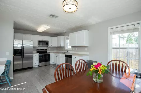 Dining - 4909 Middlesex Dr, Louisville, KY 40245 photo 1 of 4