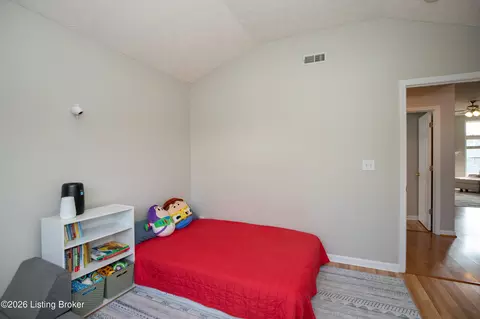 Bedroom - 4909 Middlesex Dr, Louisville, KY 40245 photo 4 of 8