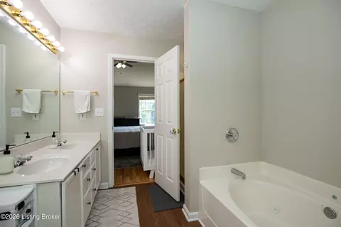 Bath - 4909 Middlesex Dr, Louisville, KY 40245 photo 1 of 3