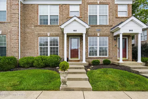 6015 Wooded Creek Dr #102, Louisville, KY 40291