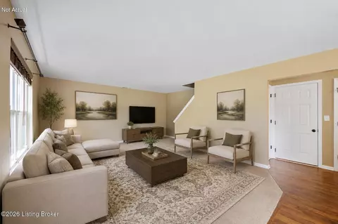 17013 Green Crest Ln, Louisville, KY 40245