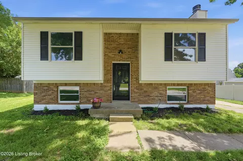 2813 Smoke Rd, Louisville, KY 40220