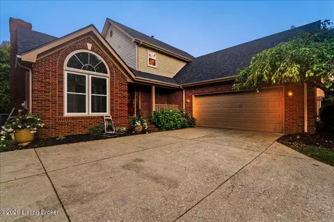 8705 Chase Tayler Pl, Louisville, KY 40299