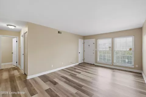 1972 Goldsmith Ln #4, Louisville, KY 40218
