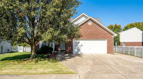 5009 Oakbrook Dr, Louisville, KY 40245