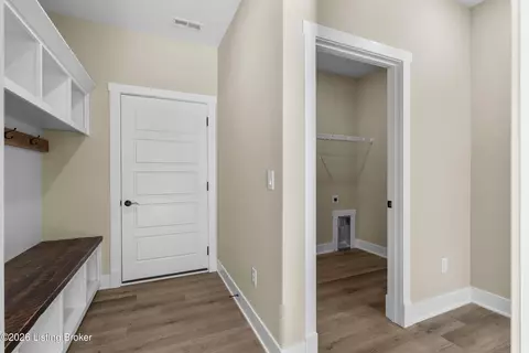 Entry Way - 7014 Dylan Cir, Georgetown, IN 47122 photo 6 of 15