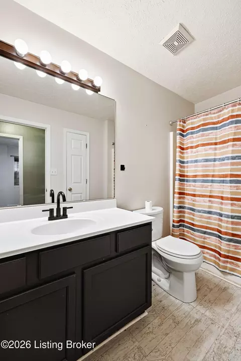 Bath - 186 Beechtree Ln, Mount Washington, KY 40047 photo 1 of 3