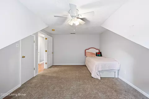 Bedroom - 186 Beechtree Ln, Mount Washington, KY 40047 photo 5 of 9