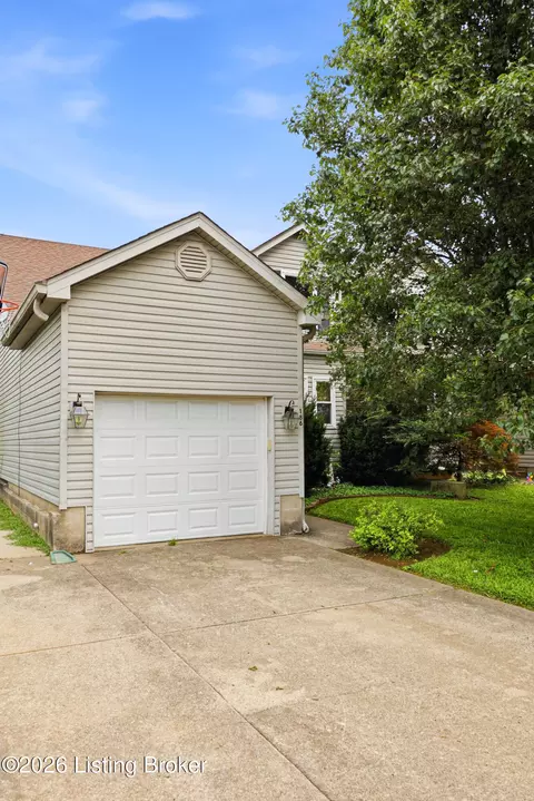 Exterior - 186 Beechtree Ln, Mount Washington, KY 40047 photo 11 of 11