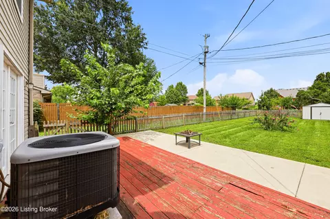 Exterior - 186 Beechtree Ln, Mount Washington, KY 40047 photo 4 of 11