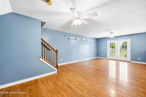 Living - 186 Beechtree Ln, Mount Washington, KY 40047 photo 1 of 4