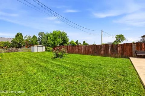 Exterior - 186 Beechtree Ln, Mount Washington, KY 40047 photo 10 of 11
