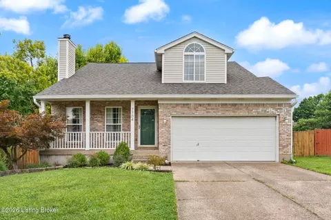 7704 Chloe Chase, Louisville, KY 40219
