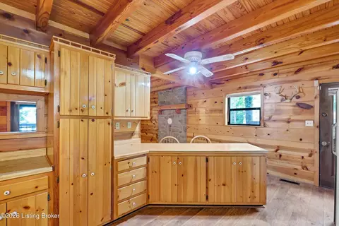 Kitchen - 140 Hudson Rd, Bee Spring, KY 42207 photo 4 of 5