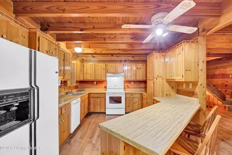 Kitchen - 140 Hudson Rd, Bee Spring, KY 42207 photo 5 of 5