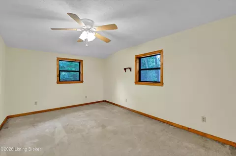Bedroom - 140 Hudson Rd, Bee Spring, KY 42207 photo 4 of 8