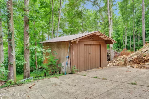 Exterior - 140 Hudson Rd, Bee Spring, KY 42207 photo 6 of 15