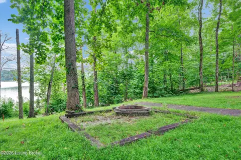 Exterior - 140 Hudson Rd, Bee Spring, KY 42207 photo 4 of 15