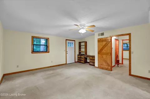 Living - 140 Hudson Rd, Bee Spring, KY 42207 photo 6 of 6