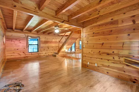 Living - 140 Hudson Rd, Bee Spring, KY 42207 photo 3 of 6