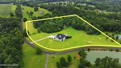 878 Woodsdale Farm Dr, Shepherdsville, KY 40165