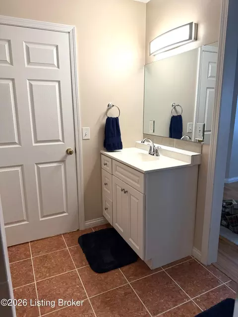 Bath - 2474 Cherry St, Crescent Springs, KY 41017 photo 2 of 5