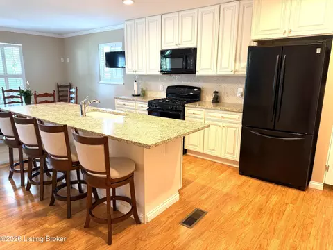 Kitchen - 2474 Cherry St, Crescent Springs, KY 41017 photo 2 of 6