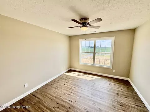 Bedroom - 1592 Old Perryville Loop, Springfield, KY 40069 photo 1 of 5