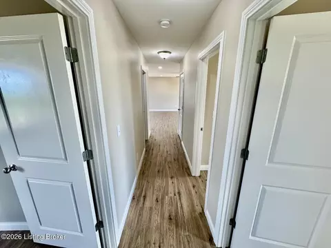 Entry Way - 1592 Old Perryville Loop, Springfield, KY 40069 photo 1 of 1