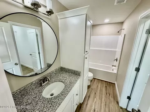 Bath - 1592 Old Perryville Loop, Springfield, KY 40069 photo 2 of 3