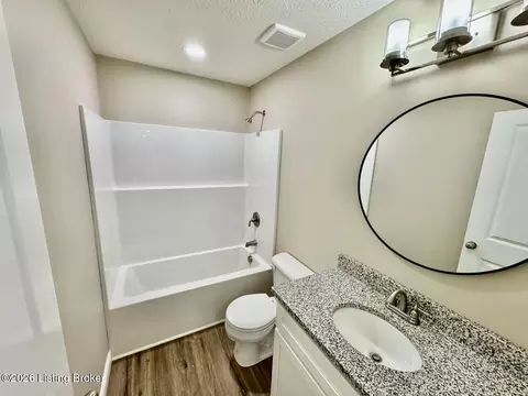 Bath - 1592 Old Perryville Loop, Springfield, KY 40069 photo 1 of 3