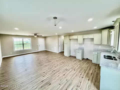 Living - 1592 Old Perryville Loop, Springfield, KY 40069 photo 3 of 4