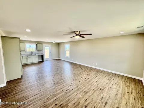 Living - 1592 Old Perryville Loop, Springfield, KY 40069 photo 1 of 4