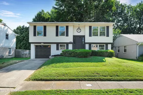 1805 Blanca Ct, Louisville, KY 40223