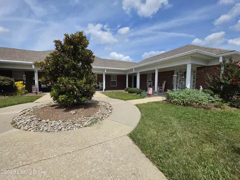 7630 Stovall Pl, Louisville, KY 40228