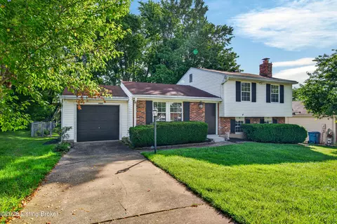 7005 Apple Orchard Ln, Crestwood, KY 40014