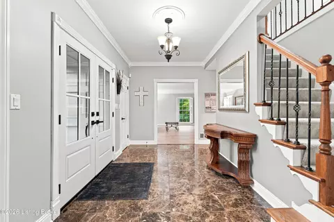 7216 Shefford Ln, Louisville, KY 40242