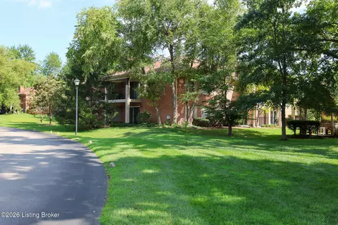 103 Forest Park Rd, Louisville, KY 40223