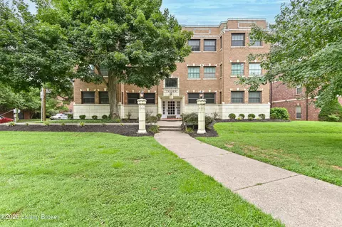 2082 Douglass Blvd #18, Louisville, KY 40205