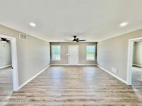 Living - 1612 Old Perryville Loop, Springfield, KY 40069 photo 1 of 4