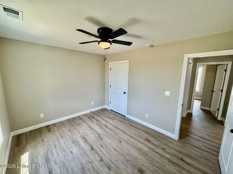 Bedroom - 1612 Old Perryville Loop, Springfield, KY 40069 photo 4 of 4