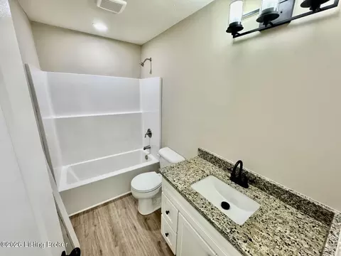Bath - 1612 Old Perryville Loop, Springfield, KY 40069 photo 2 of 2