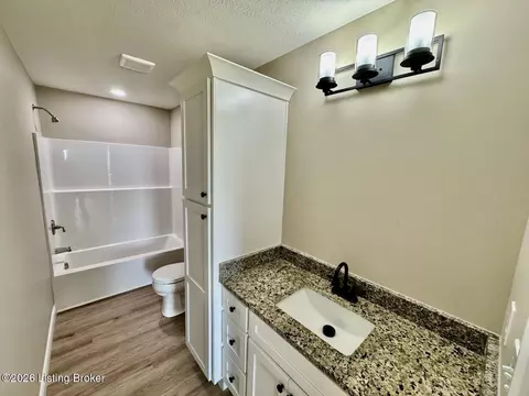 Bath - 1612 Old Perryville Loop, Springfield, KY 40069 photo 1 of 2